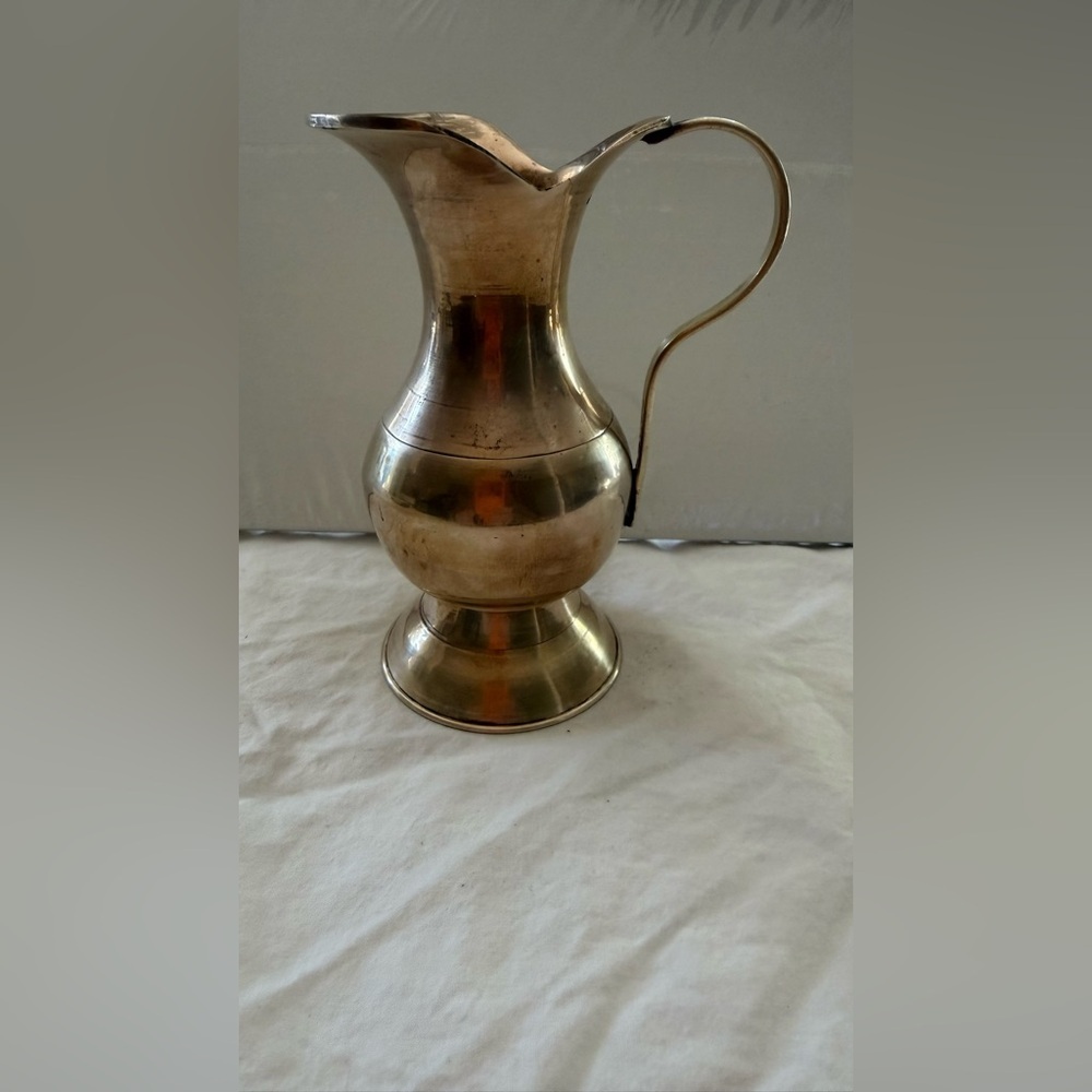 Vintage gold brass Pitcher - Picture 4 of 12